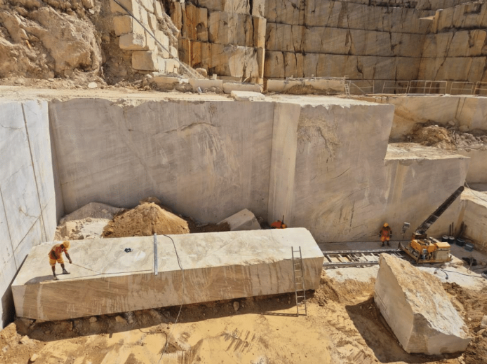 Daino Reale: Sardinia’s ‘White Gold’ Marble